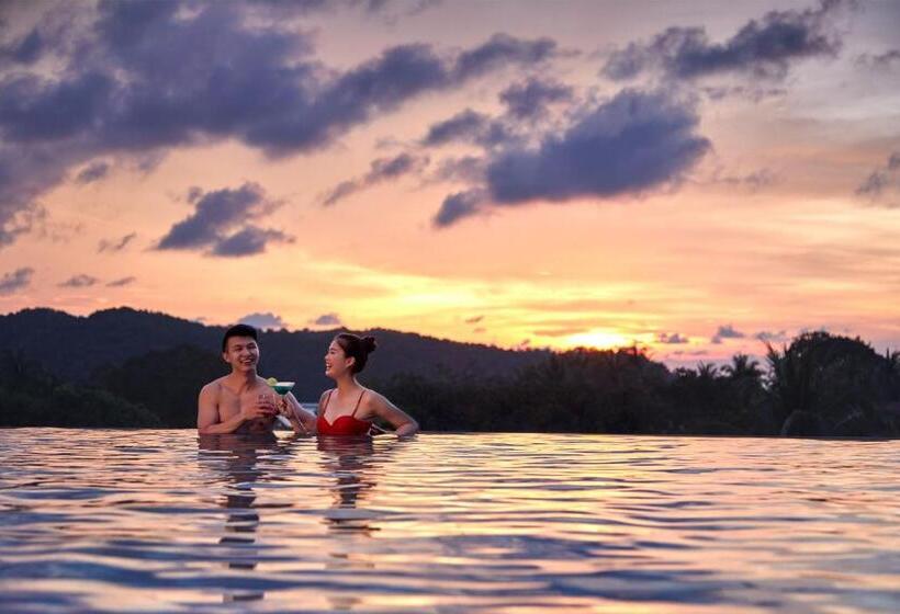هتل Aloft Langkawi Pantai Tengah