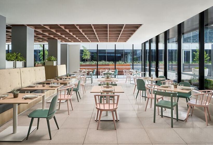 هتل Element Melbourne Richmond