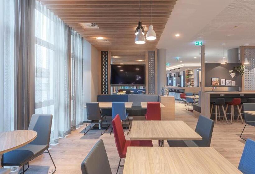 בית מלון כפרי Holiday Inn Express   Erlangen, An Ihg