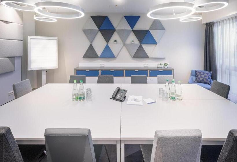 בית מלון כפרי Holiday Inn Express   Erlangen, An Ihg