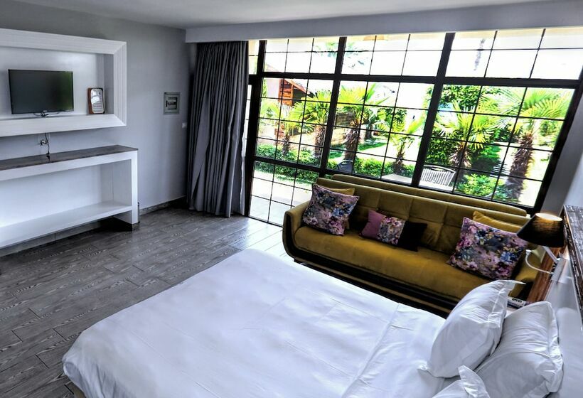 Turquoise Beach Resort