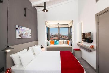 مسافرخانه Yerli Otel Alacati