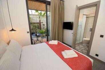 مسافرخانه Yerli Otel Alacati