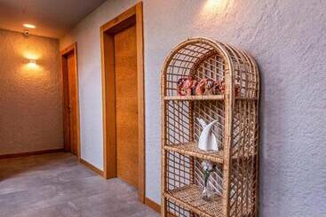 مسافرخانه Yerli Otel Alacati