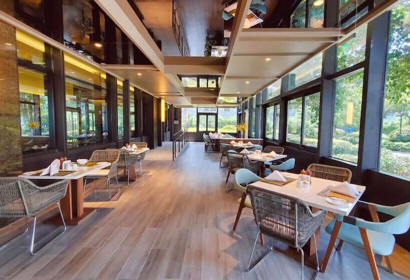هتل Crowne Plaza Deqing Moganshan By Ihg