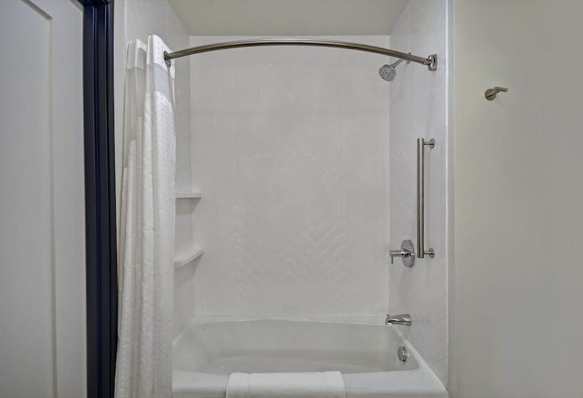 هتل Holiday Inn Grand Rapids North   Walker, An Ihg