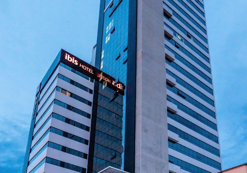 בית מלון כפרי Ibis Palmas Avenida Jk