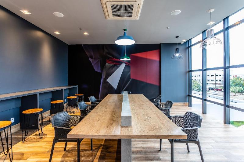 בית מלון כפרי Ibis Palmas Avenida Jk