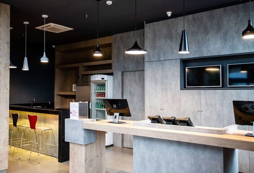 בית מלון כפרי Ibis Palmas Avenida Jk