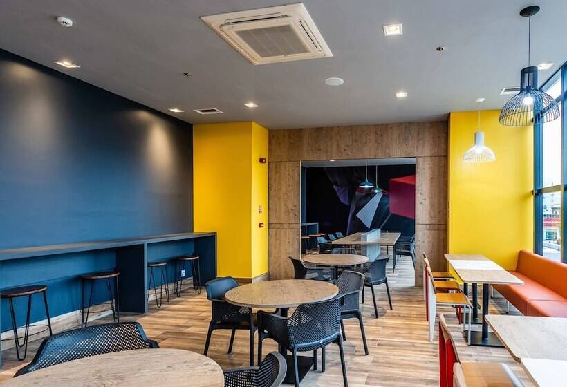 בית מלון כפרי Ibis Palmas Avenida Jk