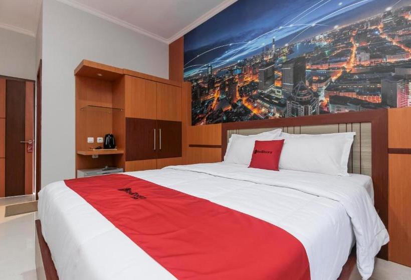 هتل Reddoorz Near Universitas Muhammadiyah Palangkaraya