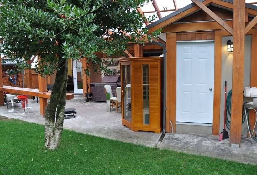 Shelter Bay Resort