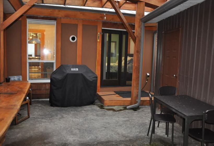 Shelter Bay Resort