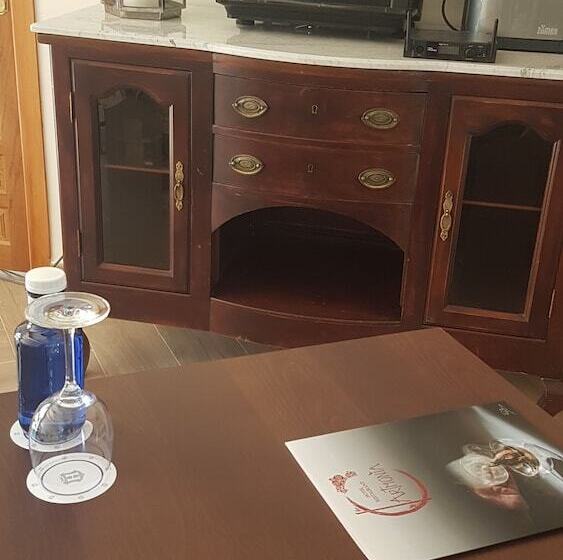 مسافرخانه Artmonia