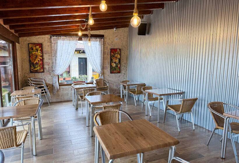 مسافرخانه Posada De Ongayo