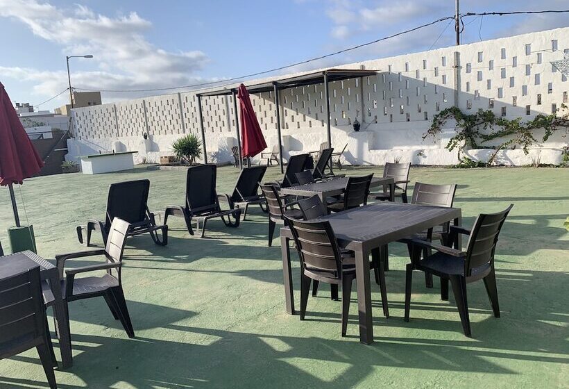 هتل Valtisya Pool And Airport