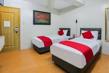 Anglo Residences By Oyo Rooms