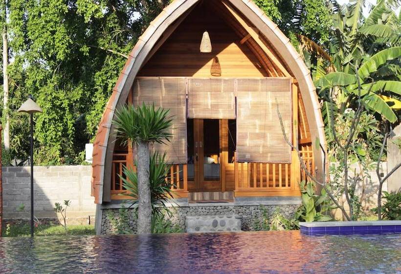Bed and Breakfast Kubu Padi Wooden House