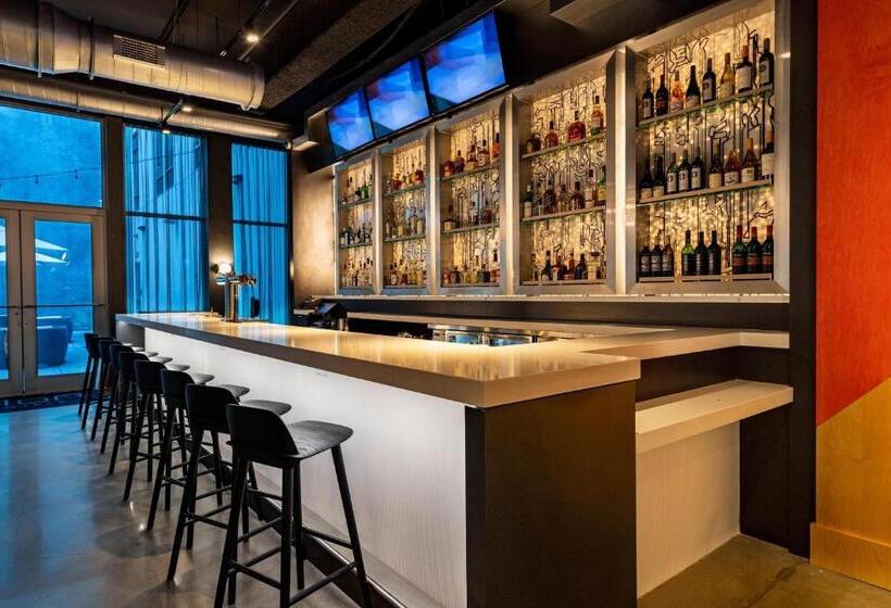 هتل Aloft Savannah Downtown Historic District