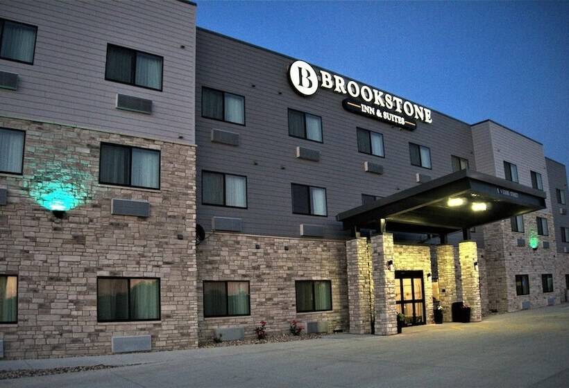 هتل Brookstone Inn & Suites