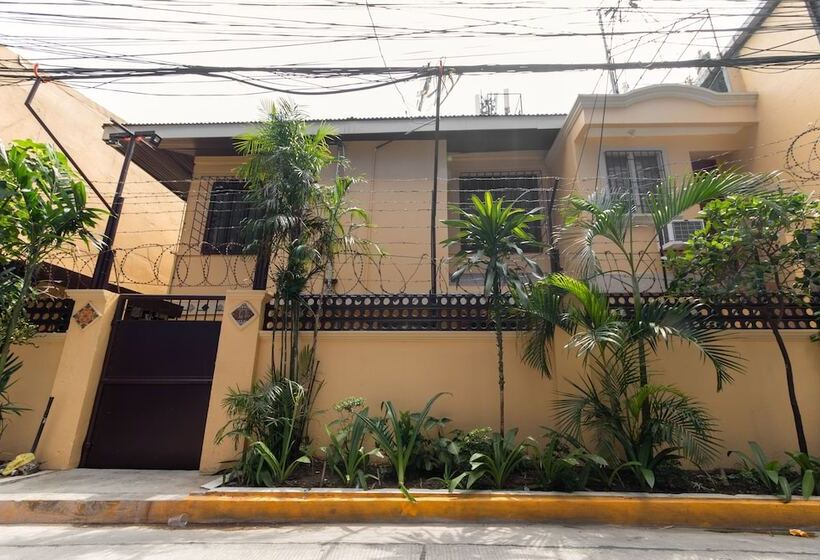 בית מלון כפרי Reddoorz Near Pnr Espana Station