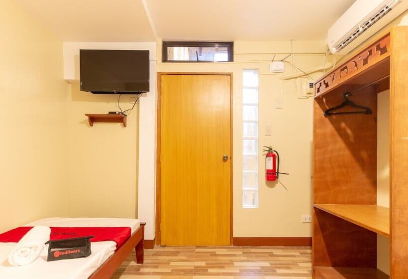 هتل Reddoorz Near Pnr Espana Station