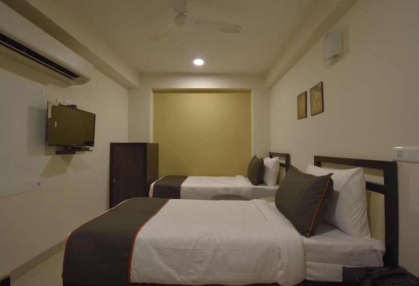 Fotos del hotel Collection O 48220 Ram Nagar Colony:  9