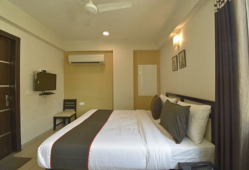 Fotos del hotel Collection O 48220 Ram Nagar Colony:  14