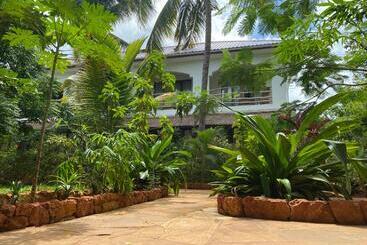 هتل Siri Beach Lodge