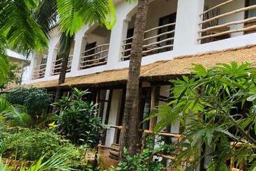 هتل Siri Beach Lodge
