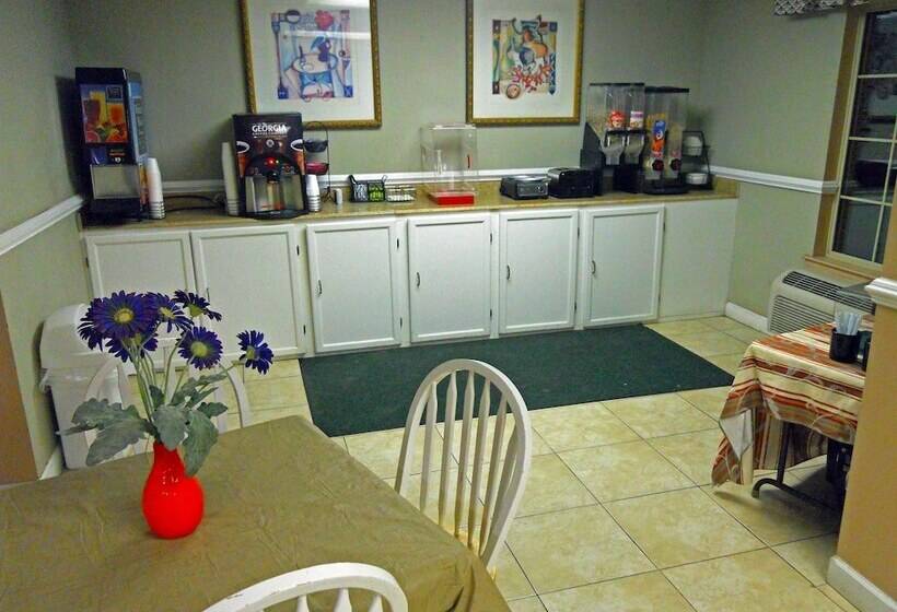 هتل America S Best Inn And Suites Beaufort