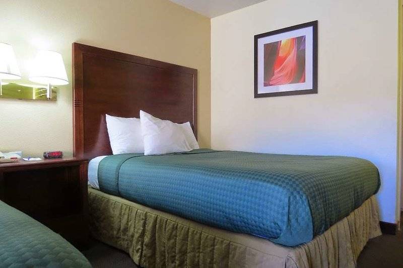 Hotel Americas Best Inn & Suites Saint George