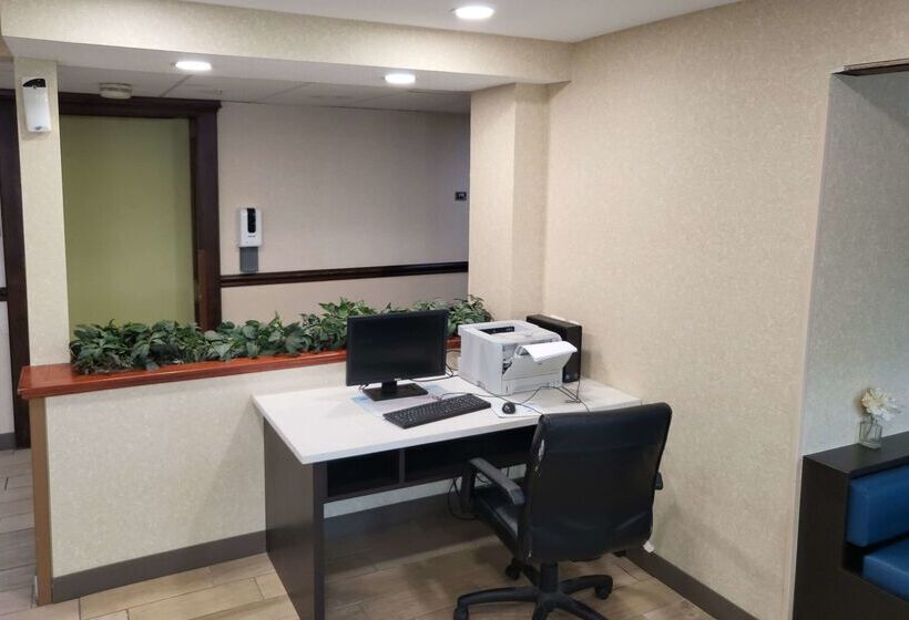 هتل Baymont By Wyndham Bridgeport/frankenmuth