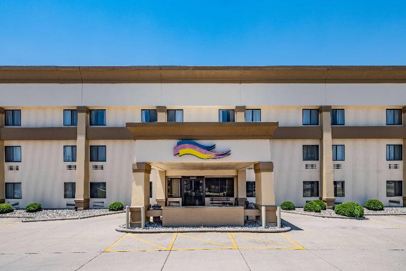 בית מלון כפרי Express Inn