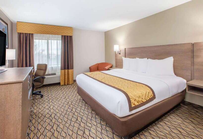 هتل Baymont By Wyndham Grand Rapids Airport