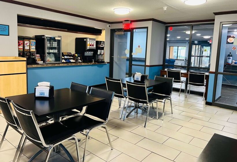 هتل Baymont By Wyndham La Crosse/onalaska