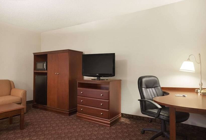 هتل Baymont By Wyndham Sioux Falls