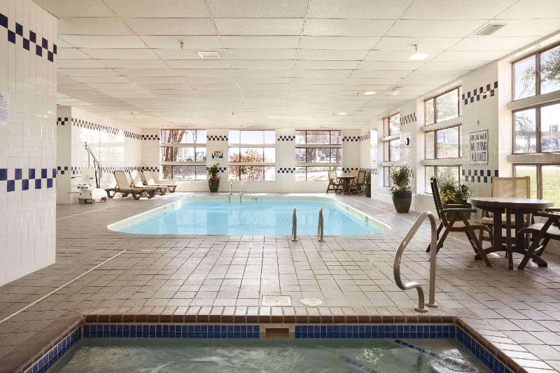 هتل Baymont By Wyndham Sioux Falls