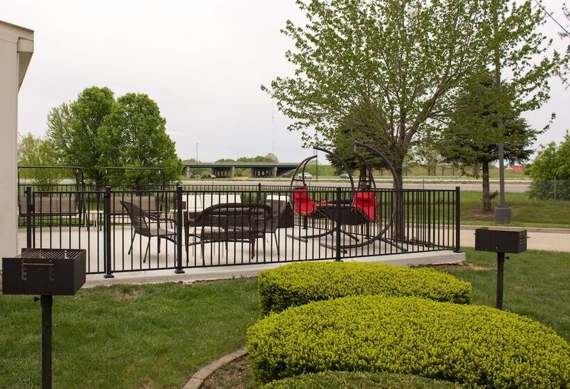 هتل Baymont By Wyndham Springfield Il