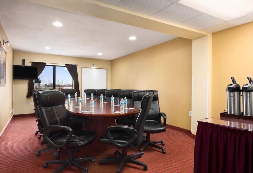 هتل Baymont By Wyndham Springfield Il