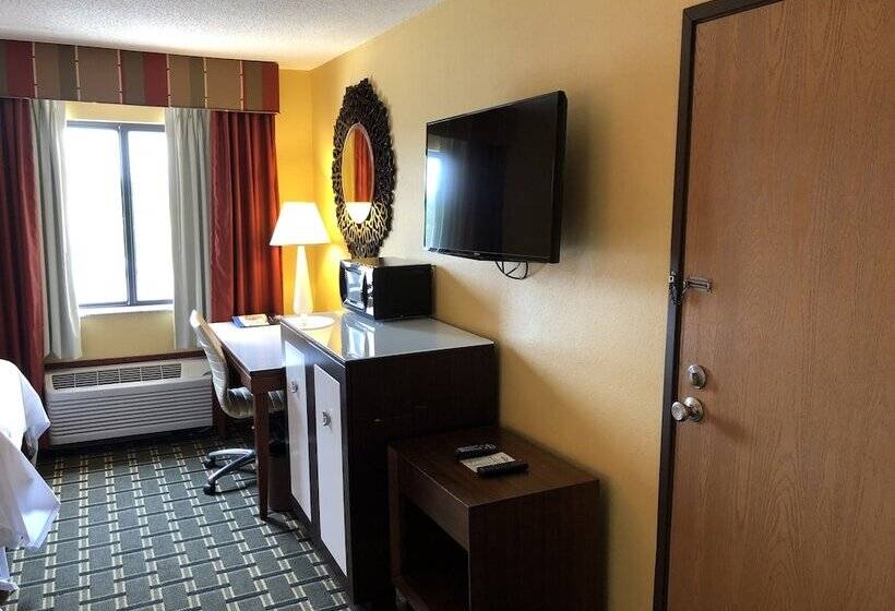 هتل Baymont By Wyndham Springfield Il