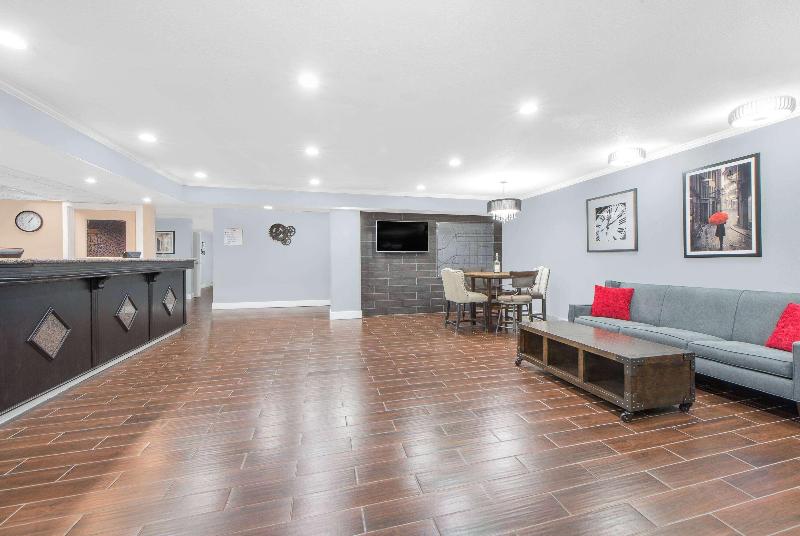 هتل Baymont By Wyndham Springfield South Hwy 65