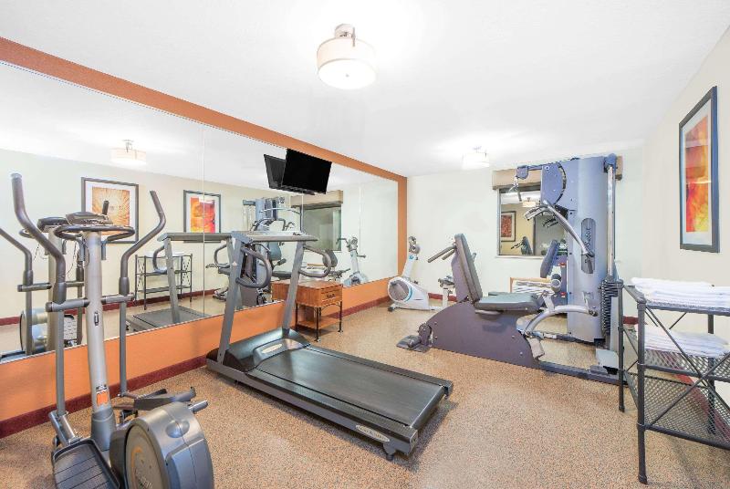 هتل Baymont By Wyndham Springfield South Hwy 65