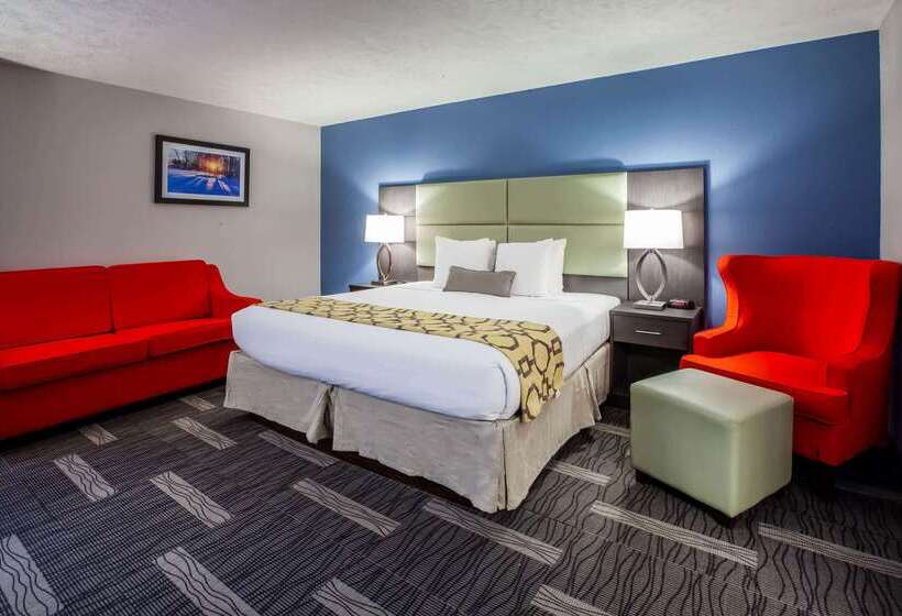 هتل Baymont By Wyndham Traverse City