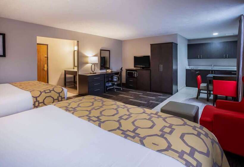 هتل Baymont By Wyndham Traverse City