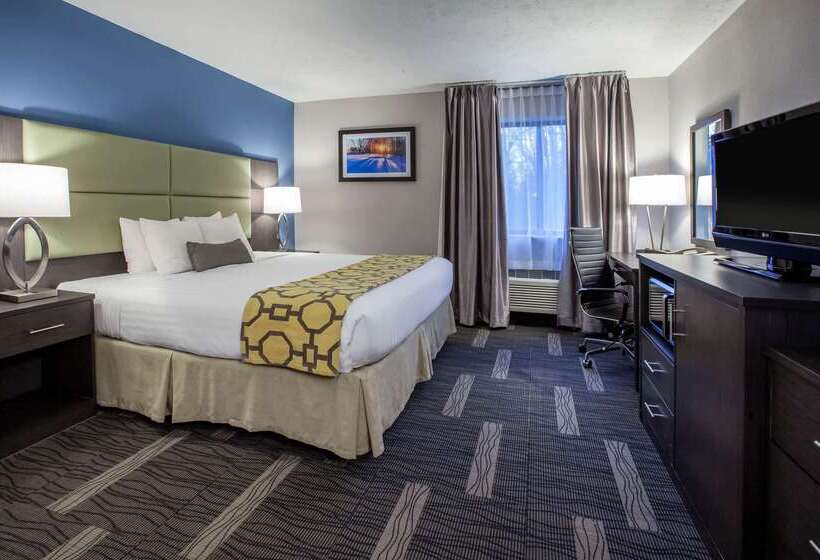 هتل Baymont By Wyndham Traverse City
