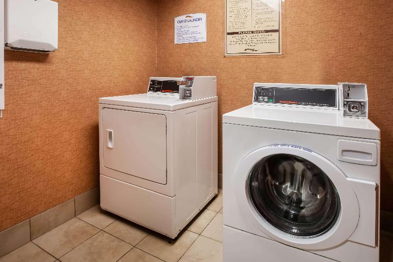 هتل Baymont By Wyndham Traverse City