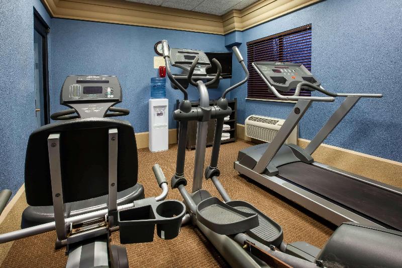 هتل Baymont By Wyndham Traverse City
