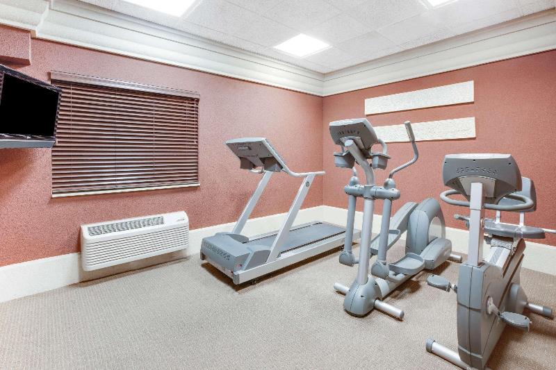هتل Baymont By Wyndham Traverse City