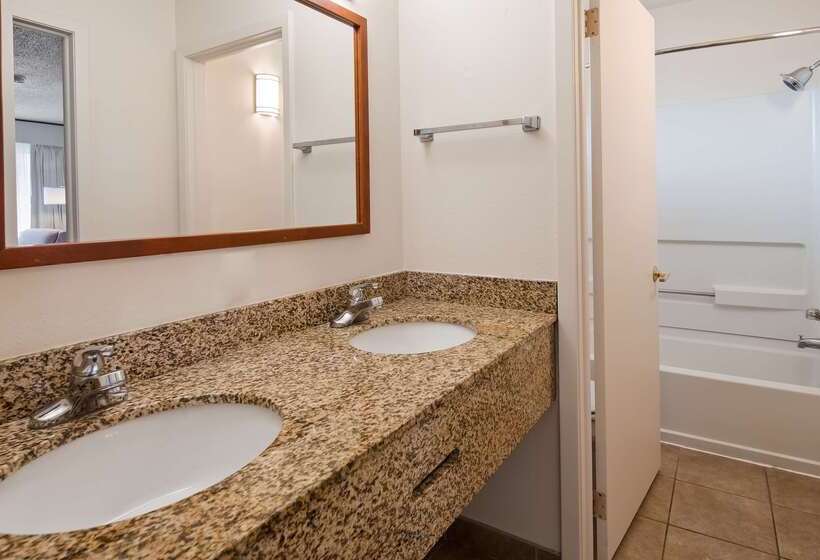 هتل Best Western Buffalo Ridge Inn Near Mt Rushmore